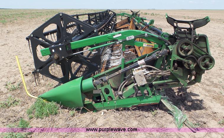 image for item L6864 2009 John Deere 635D Hydrafloat draper head
