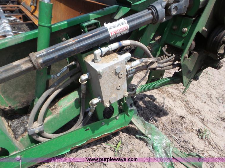 image for item L6864 2009 John Deere 635D Hydrafloat draper head