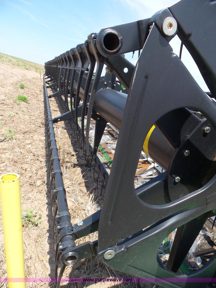 image for item L6864 2009 John Deere 635D Hydrafloat draper head