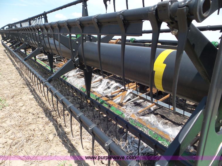 image for item L6864 2009 John Deere 635D Hydrafloat draper head