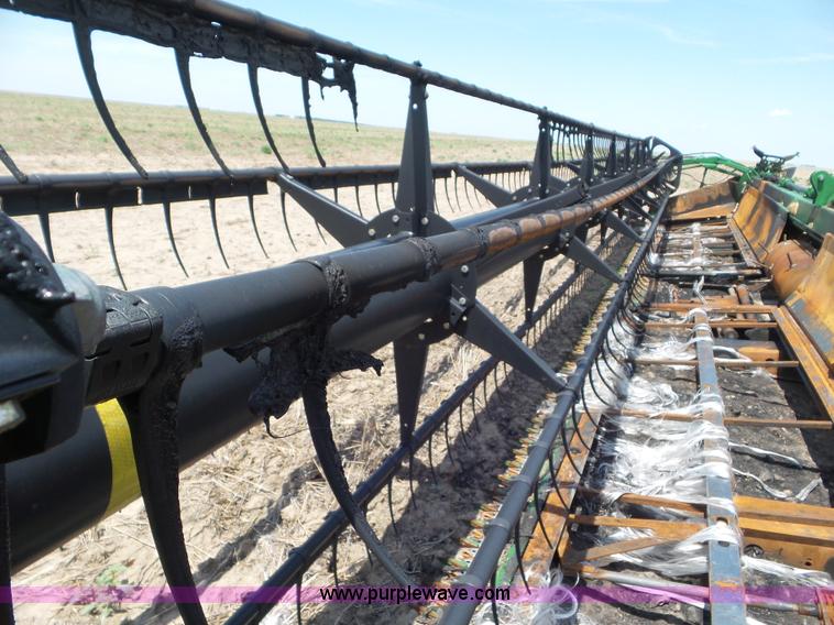 image for item L6864 2009 John Deere 635D Hydrafloat draper head