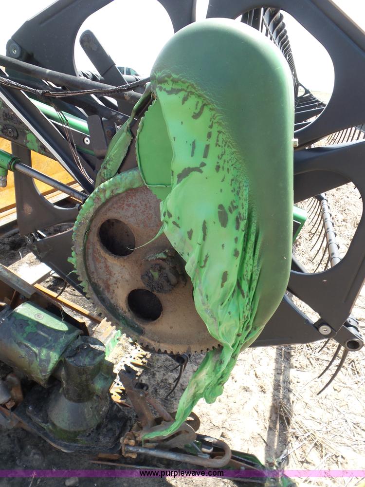 image for item L6864 2009 John Deere 635D Hydrafloat draper head