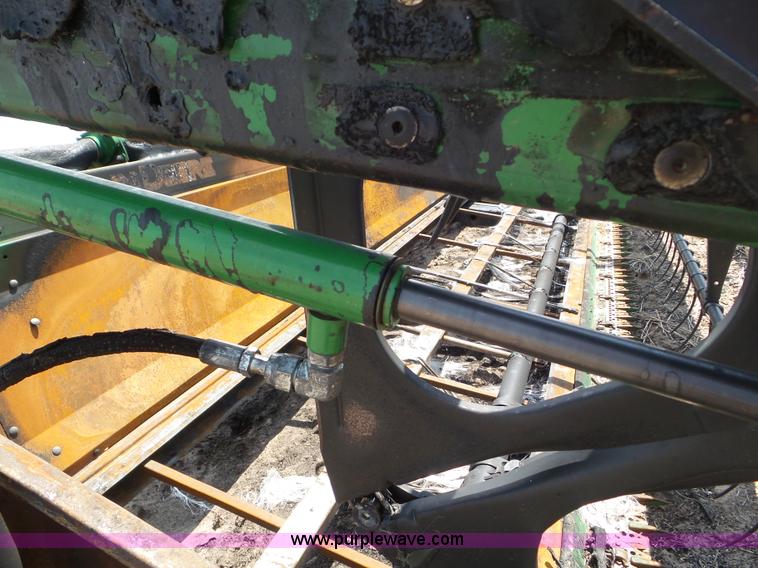 image for item L6864 2009 John Deere 635D Hydrafloat draper head