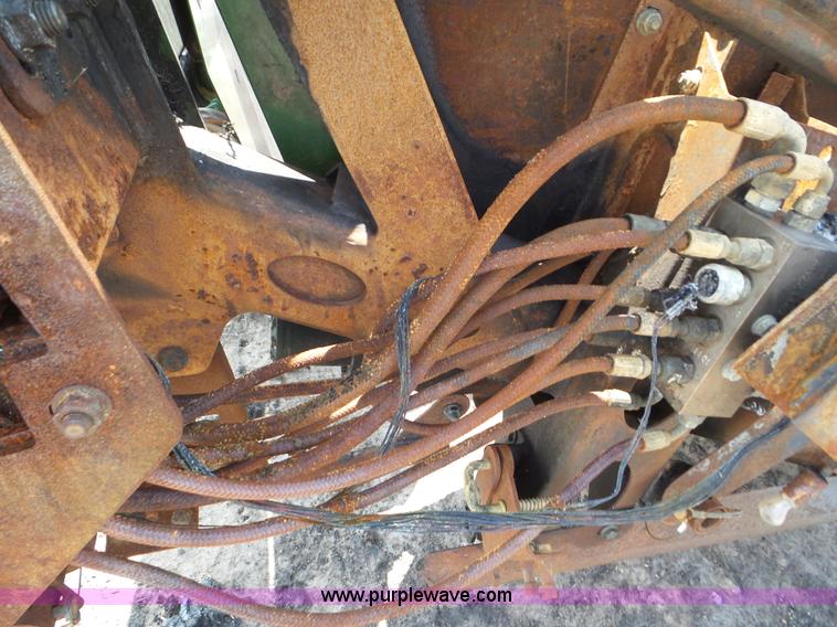 image for item L6864 2009 John Deere 635D Hydrafloat draper head