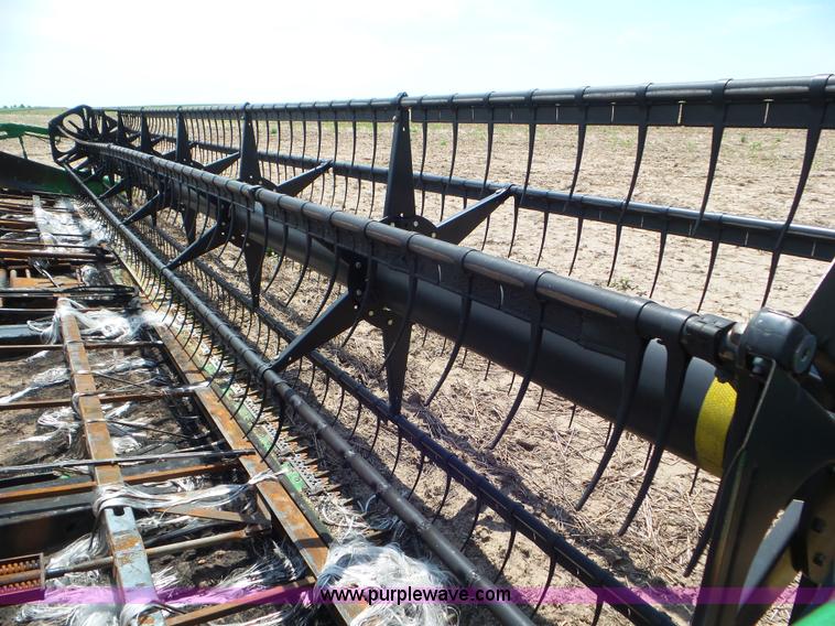 image for item L6864 2009 John Deere 635D Hydrafloat draper head