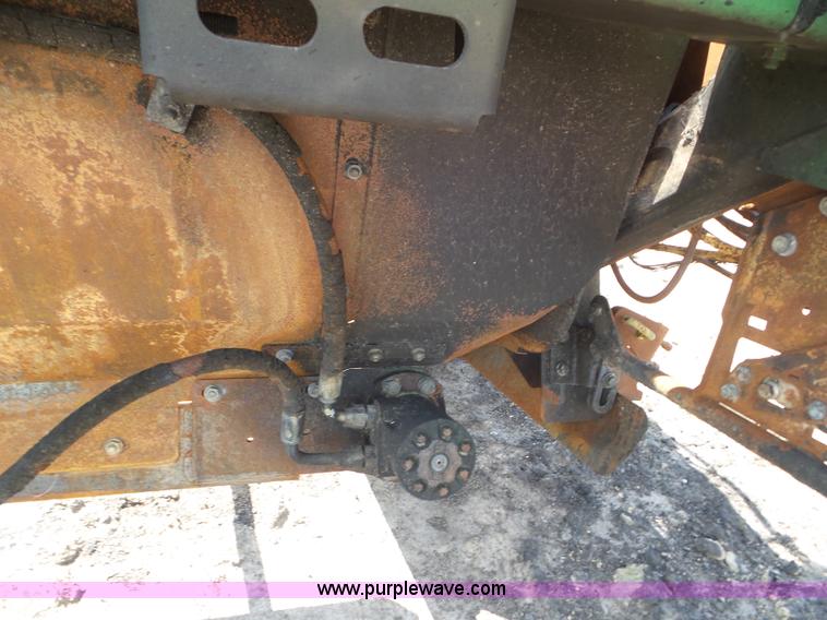 image for item L6864 2009 John Deere 635D Hydrafloat draper head