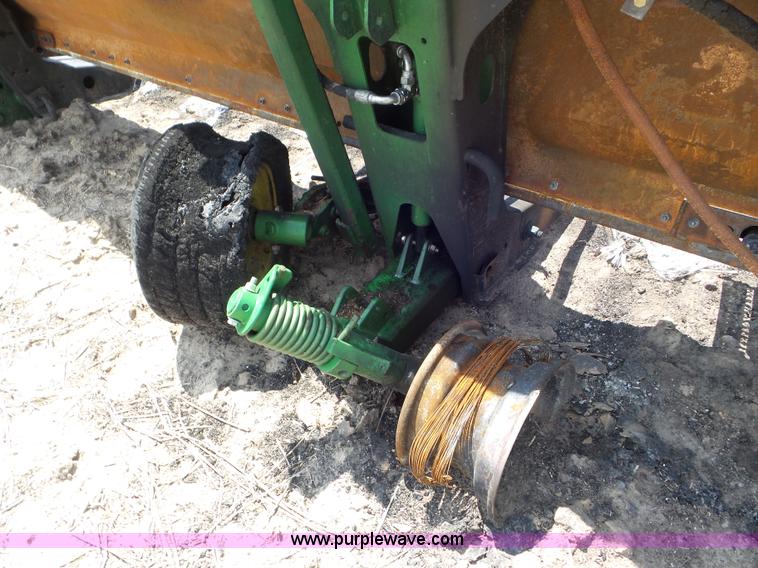 image for item L6864 2009 John Deere 635D Hydrafloat draper head