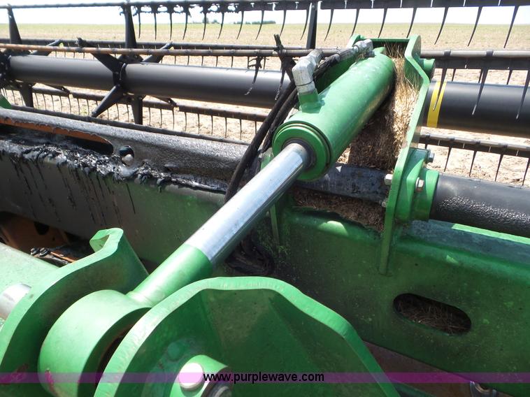 image for item L6864 2009 John Deere 635D Hydrafloat draper head