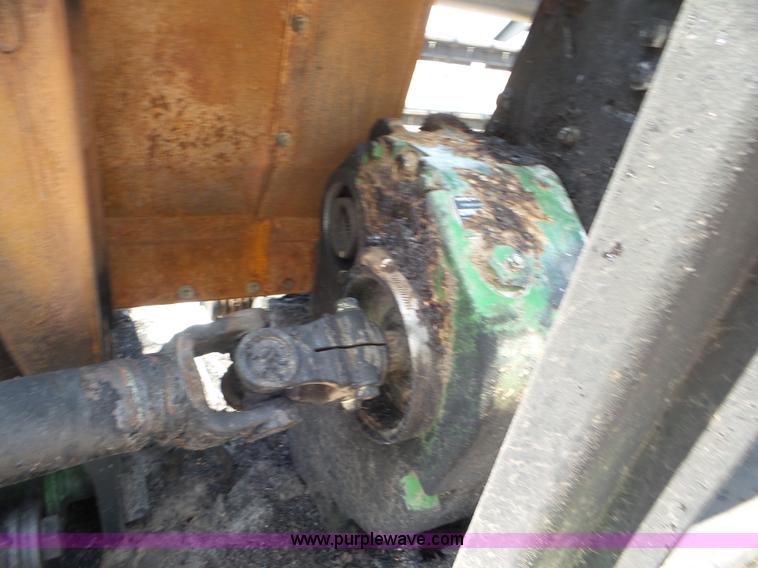 image for item L6864 2009 John Deere 635D Hydrafloat draper head