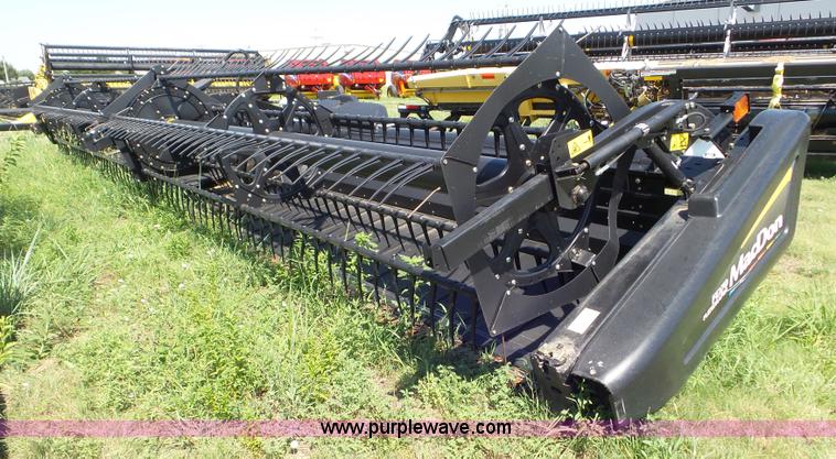 image for item L6871 2012 MacDon FD70 flex draper head