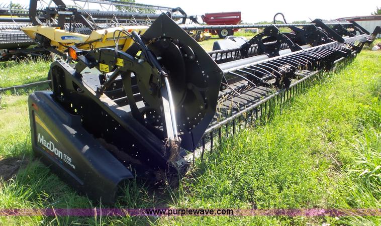 image for item L6871 2012 MacDon FD70 flex draper head