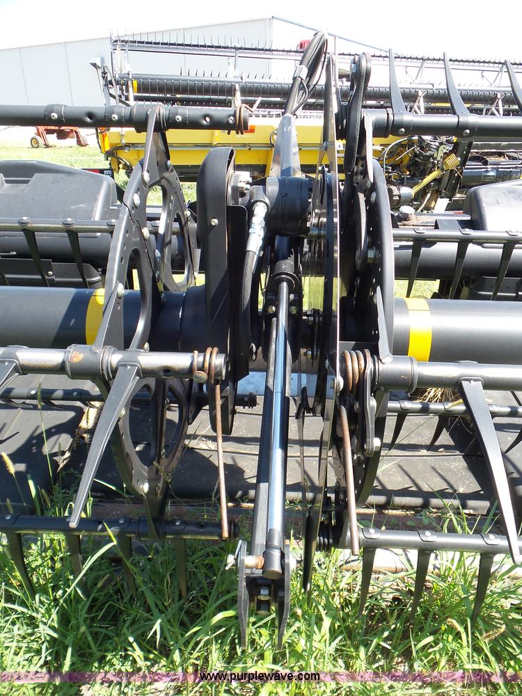 image for item L6871 2012 MacDon FD70 flex draper head