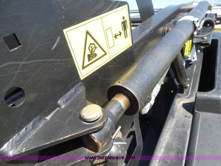 image for item L6871 2012 MacDon FD70 flex draper head