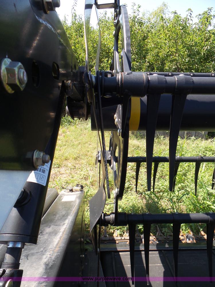 image for item L6871 2012 MacDon FD70 flex draper head