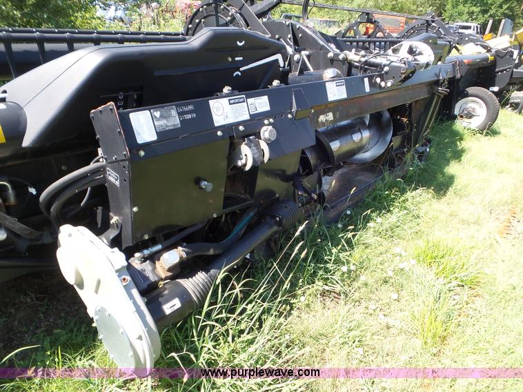 image for item L6871 2012 MacDon FD70 flex draper head