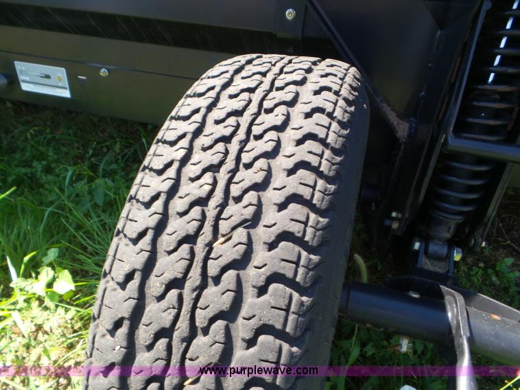 image for item L6871 2012 MacDon FD70 flex draper head