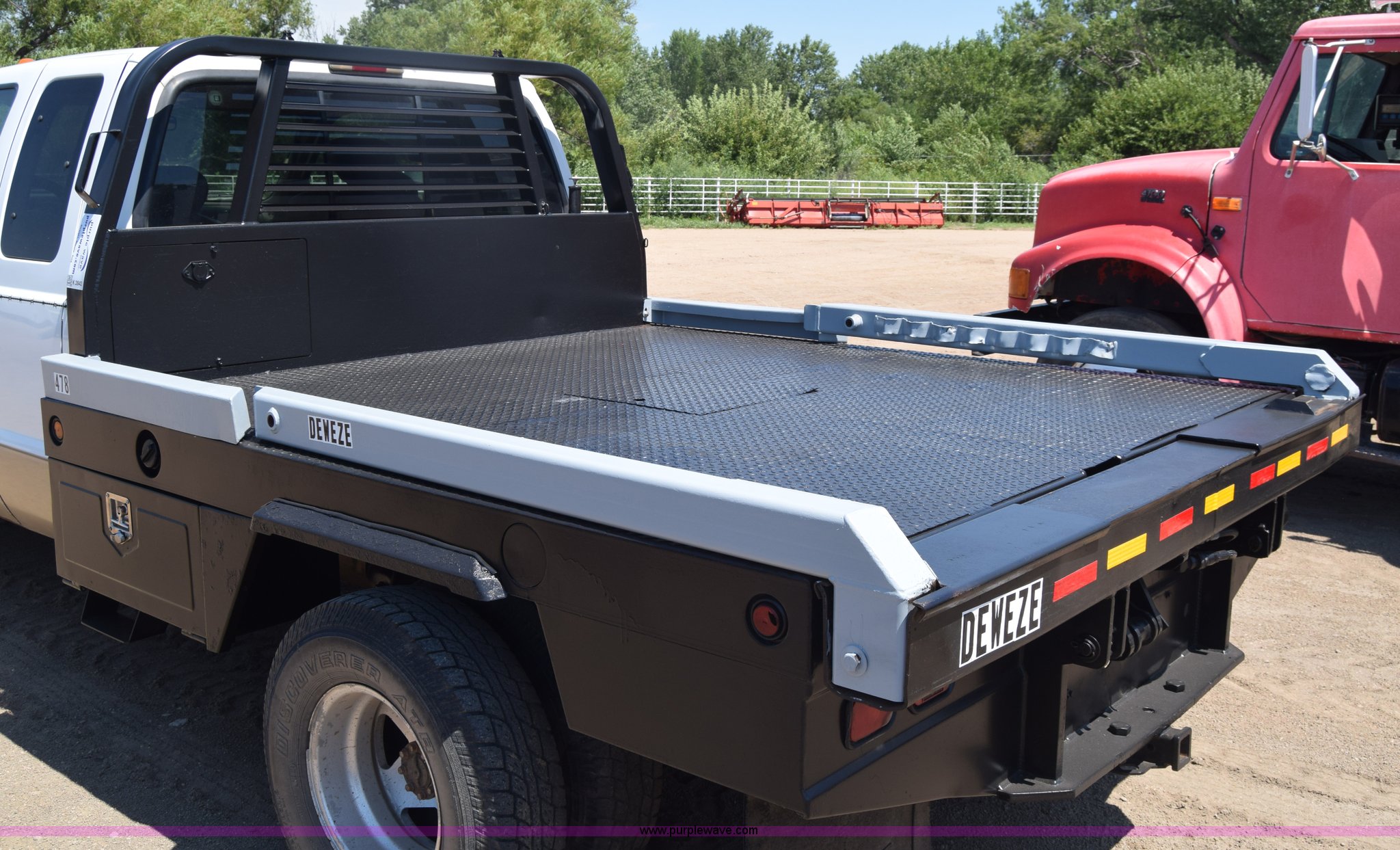 DewEze 478 bale bed in Kinsley, KS Item K2843 sold Purple Wave