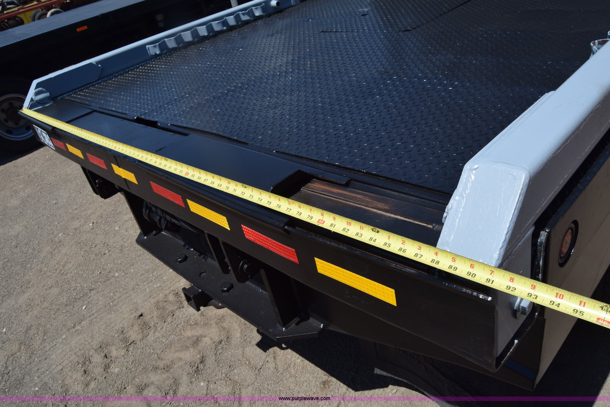 DewEze 478 bale bed in Kinsley, KS Item K2843 sold Purple Wave