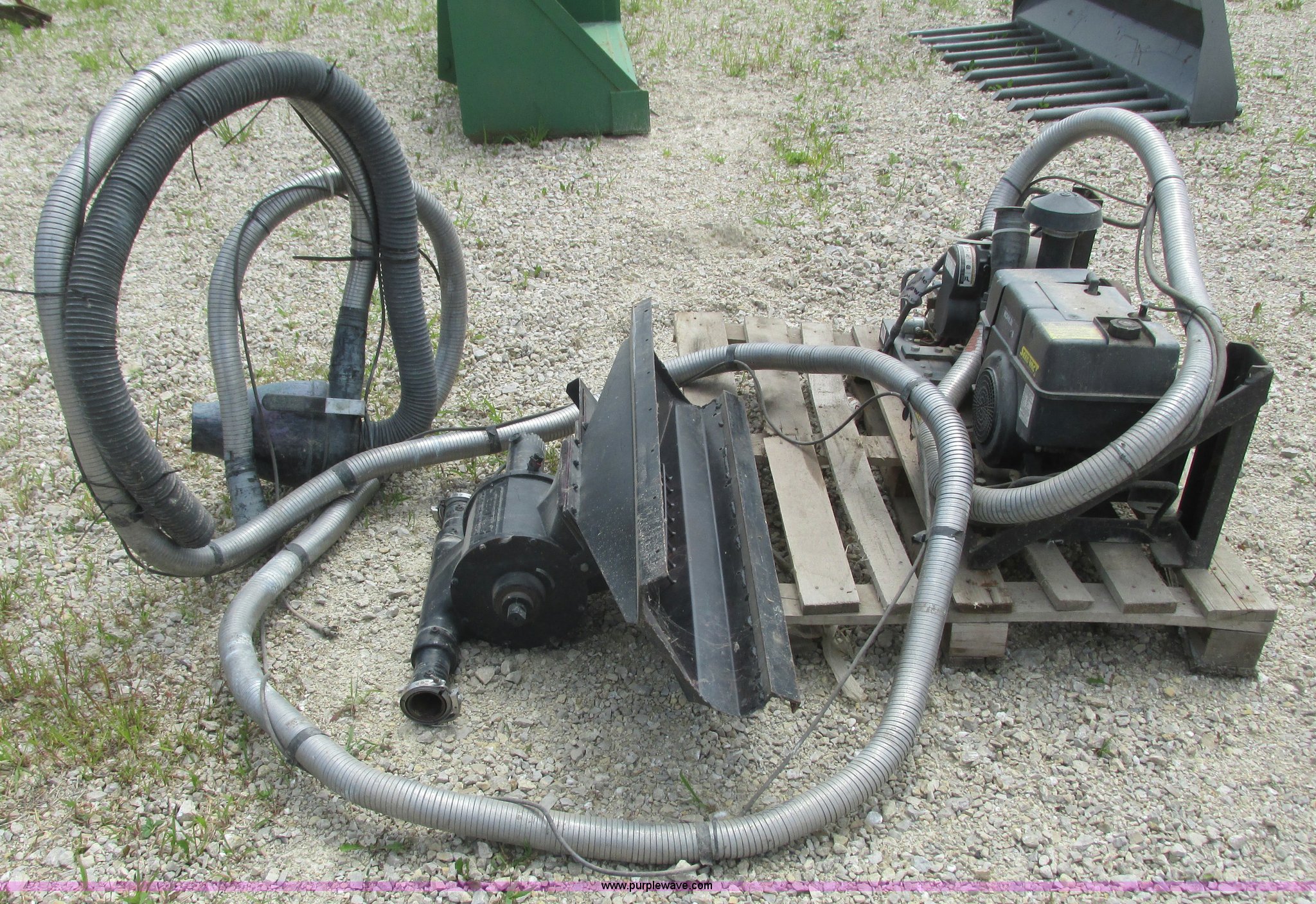 Seed/grain vacuum in Plainview, MN Item K4087 sold Purple Wave