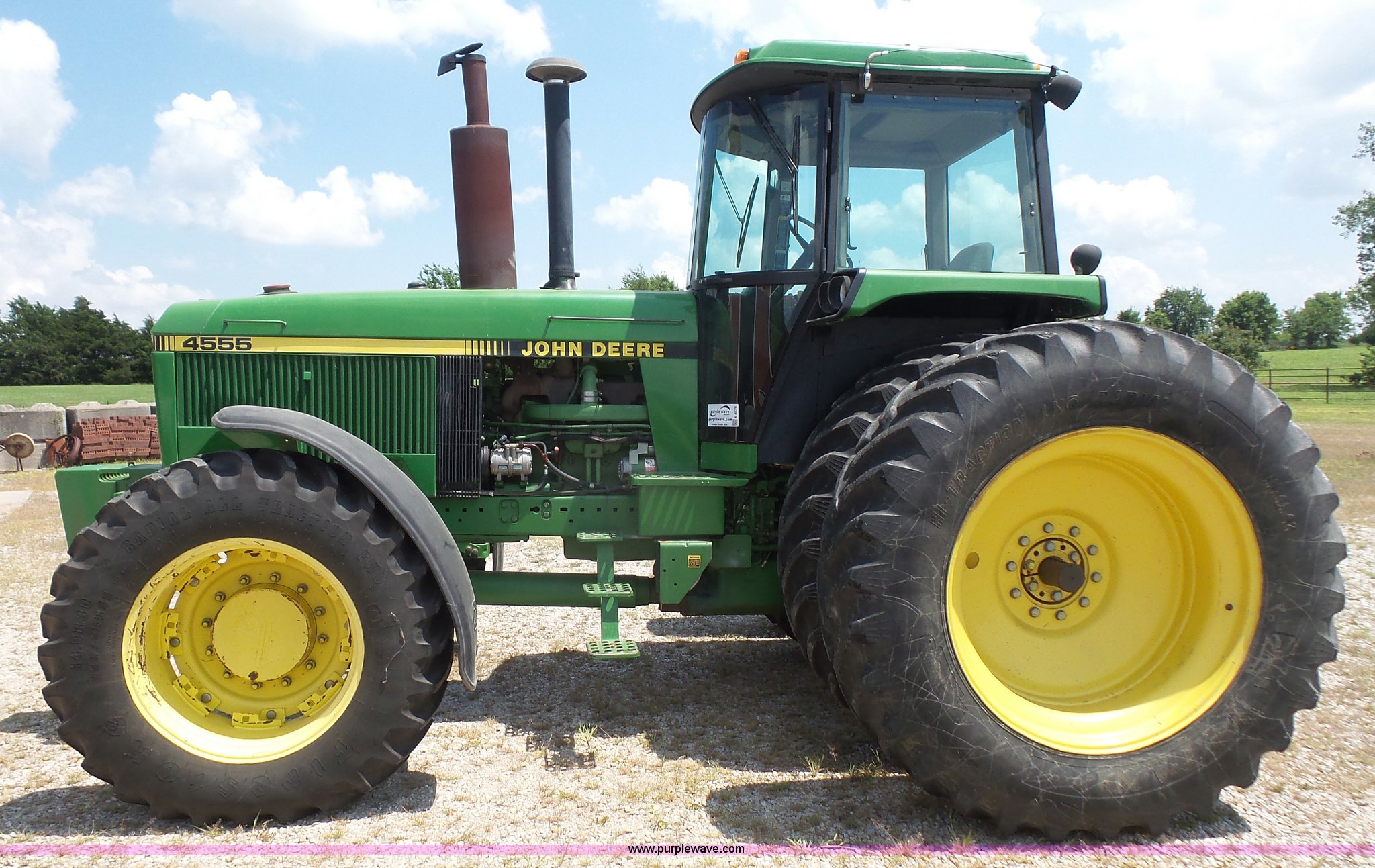 1990 John Deere 4555 MFWD tractor in Olathe, KS Item K4676 sold