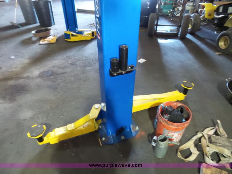 image for item BS9610 Revolution two post car lift