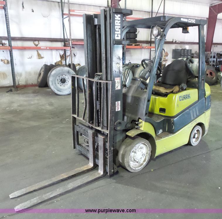 image for item BS9611 Clark C25C forklift