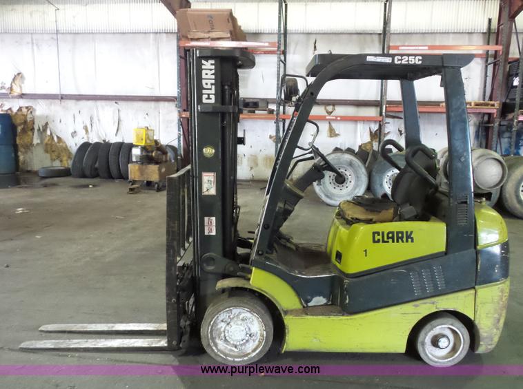image for item BS9611 Clark C25C forklift