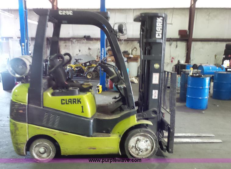 image for item BS9611 Clark C25C forklift