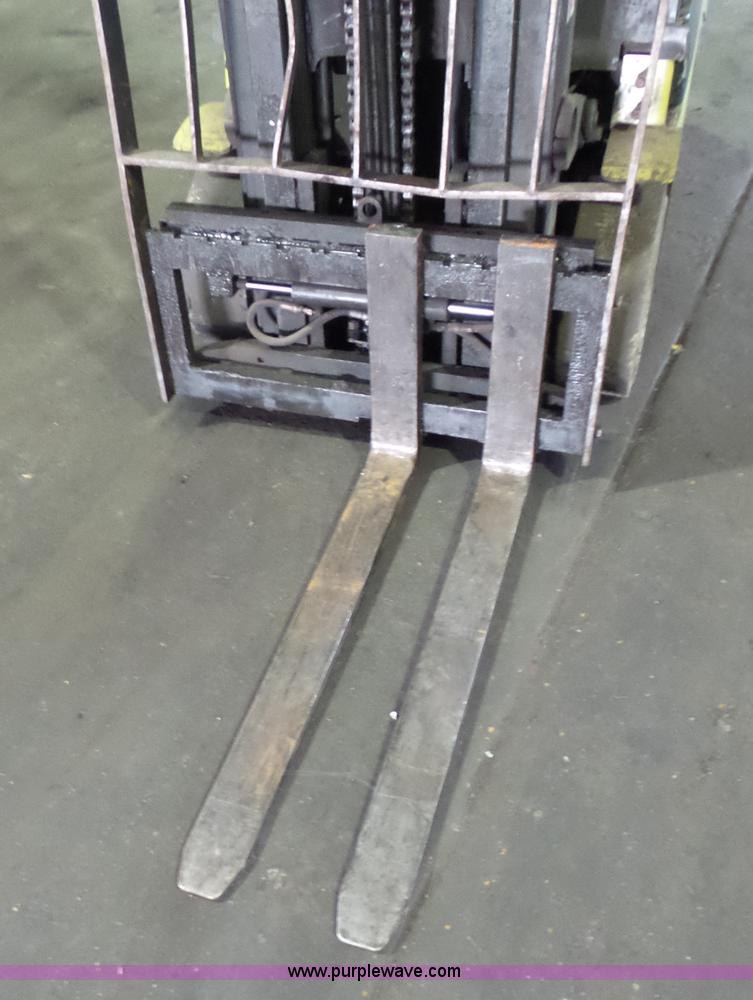 image for item BS9611 Clark C25C forklift