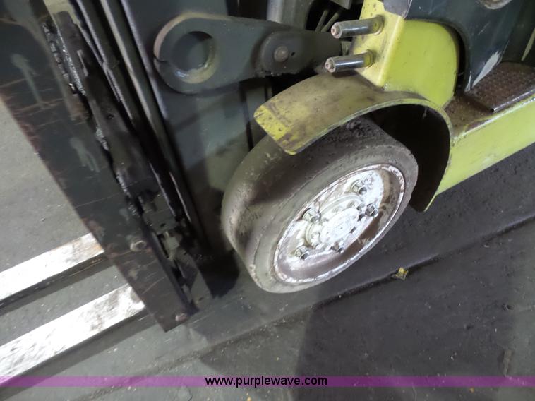 image for item BS9611 Clark C25C forklift