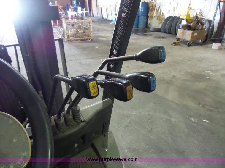 image for item BS9611 Clark C25C forklift