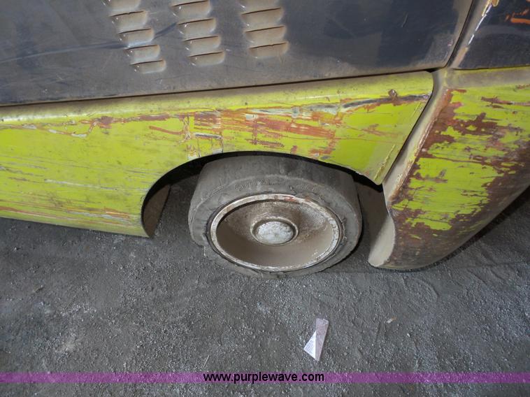 image for item BS9612 Clark C25 forklift