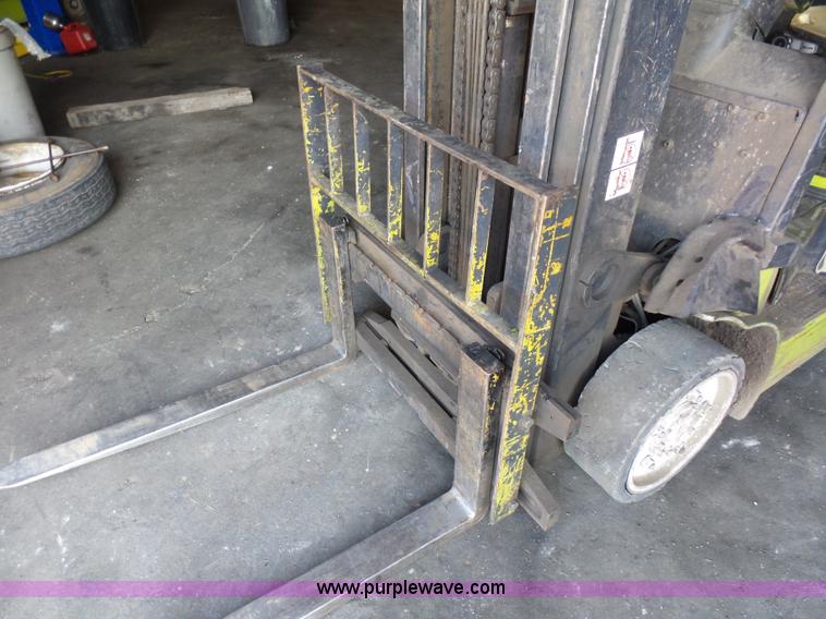 image for item BS9612 Clark C25 forklift