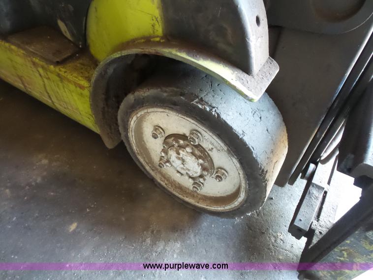 image for item BS9612 Clark C25 forklift