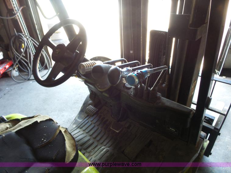 image for item BS9612 Clark C25 forklift
