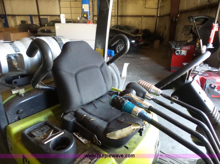 image for item BS9612 Clark C25 forklift