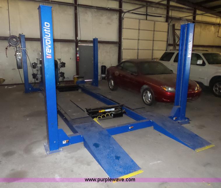 image for item BS9617 Revolution alignment machine