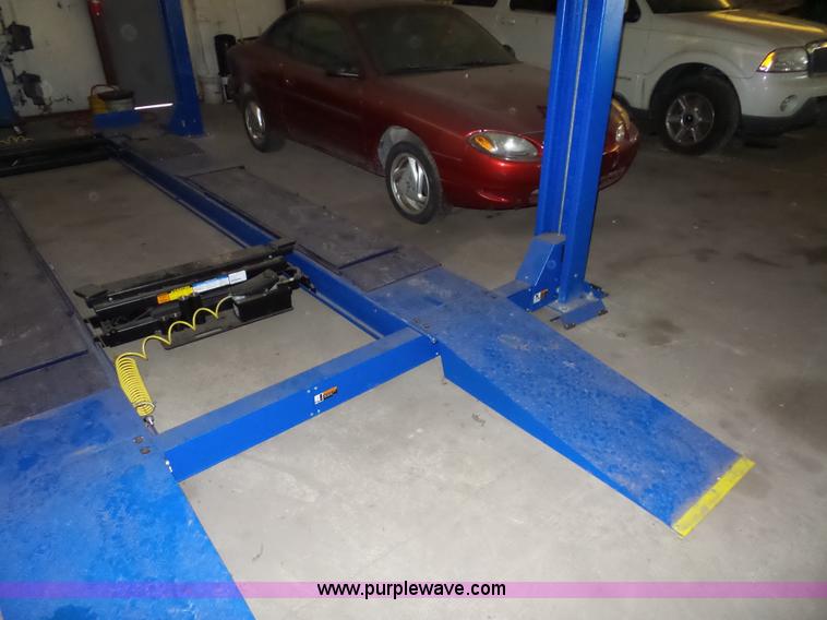 image for item BS9617 Revolution alignment machine