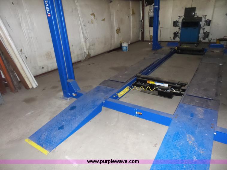 image for item BS9617 Revolution alignment machine