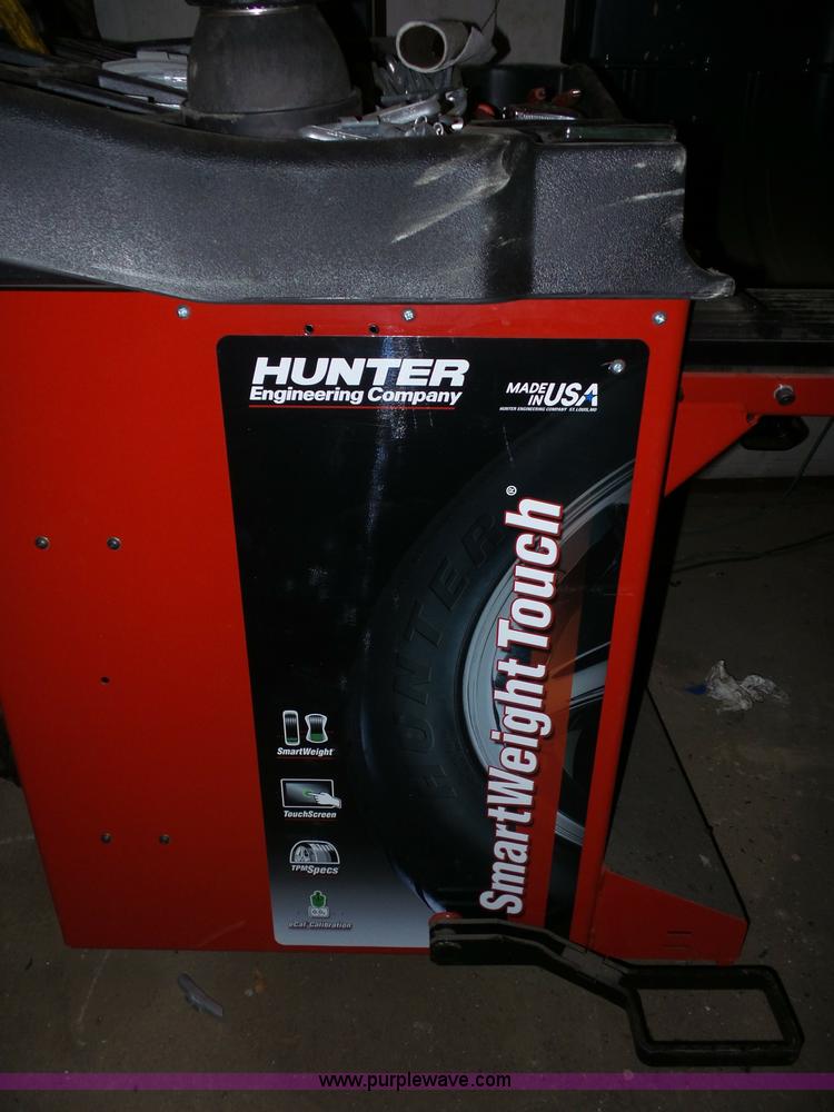 Hunter Engineering Company Smart Weight touch tire balancing machine in High Ridge, MO Item