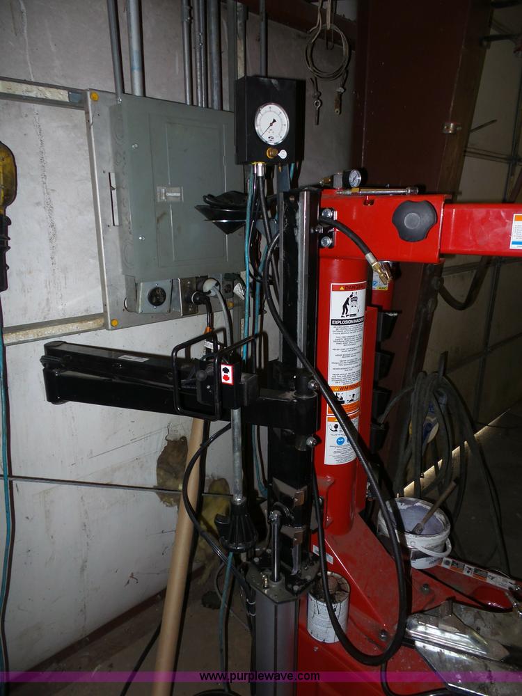 image for item BS9622 Hunter Engineering Company TCX51 tire machine