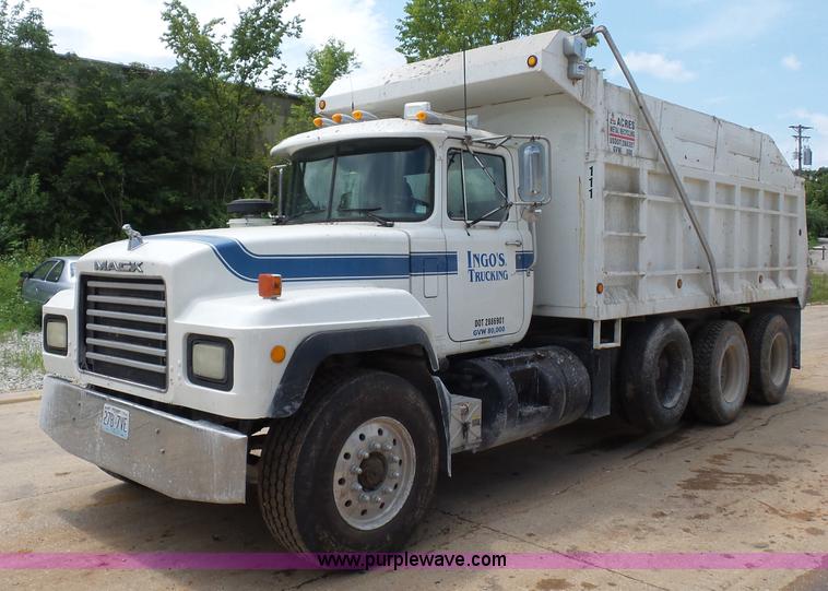 image for item BS9626 2003 Mack RD688S dump truck