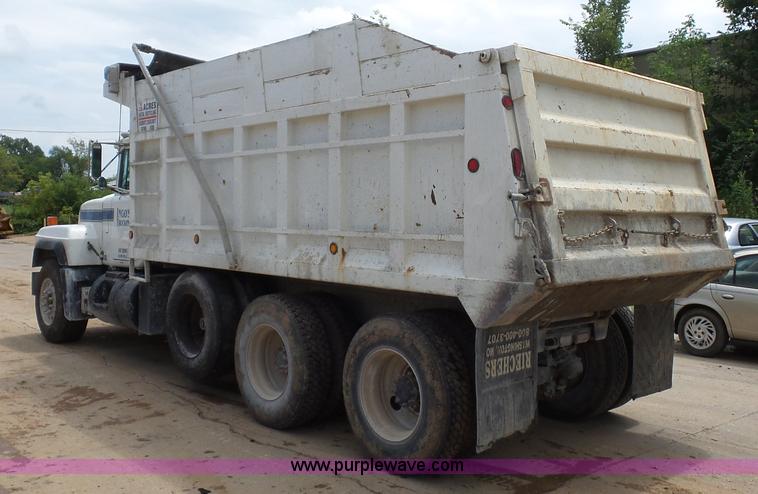 image for item BS9626 2003 Mack RD688S dump truck