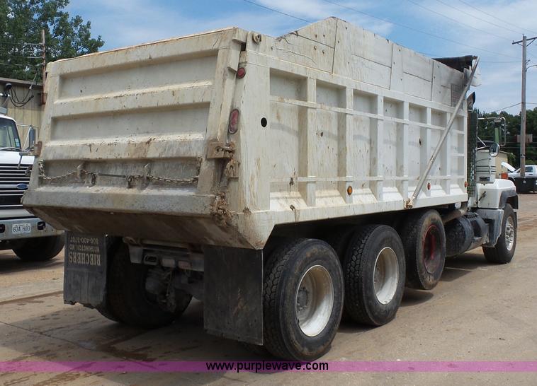 image for item BS9626 2003 Mack RD688S dump truck