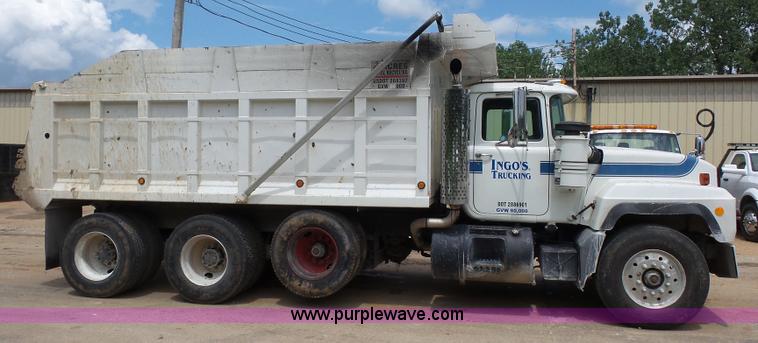 image for item BS9626 2003 Mack RD688S dump truck