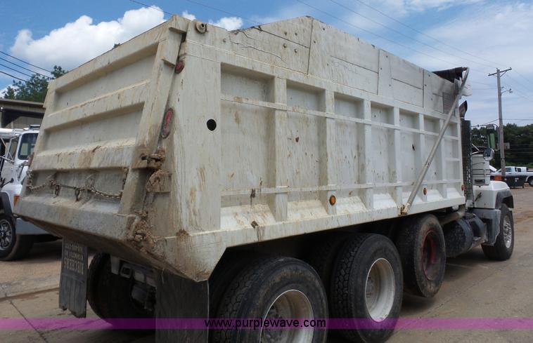 image for item BS9626 2003 Mack RD688S dump truck