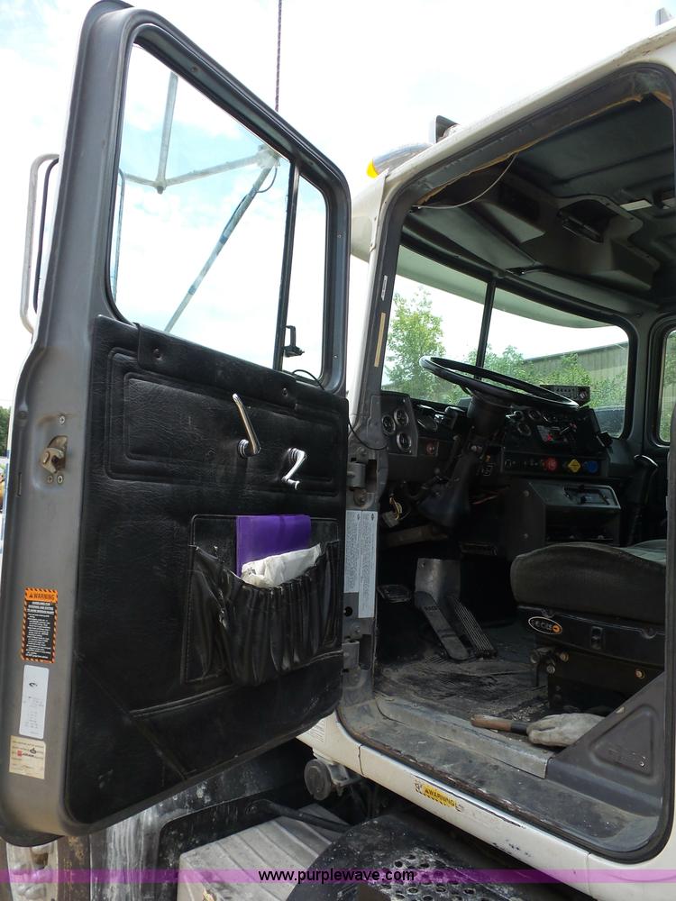 image for item BS9626 2003 Mack RD688S dump truck