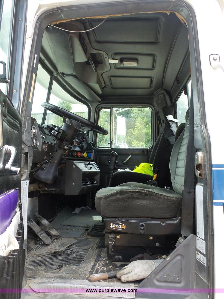 image for item BS9626 2003 Mack RD688S dump truck