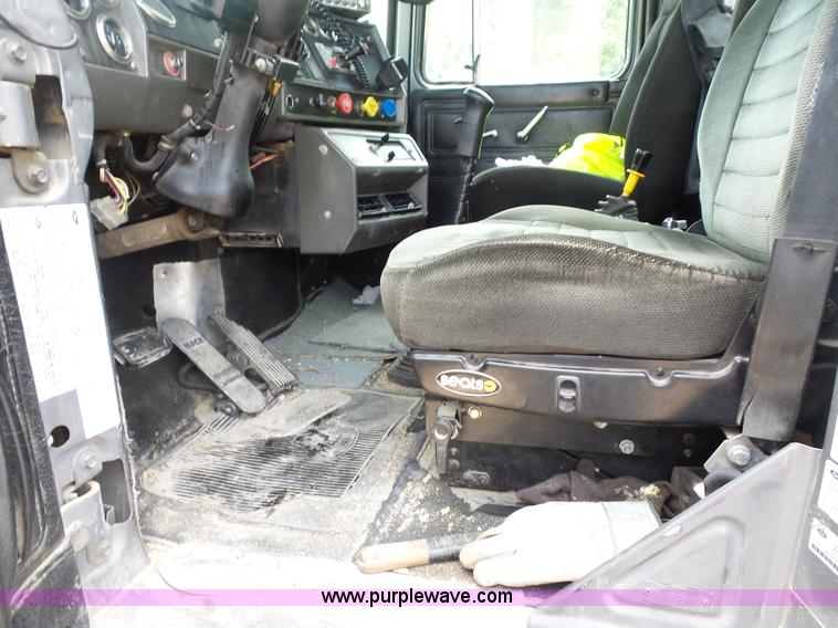 image for item BS9626 2003 Mack RD688S dump truck