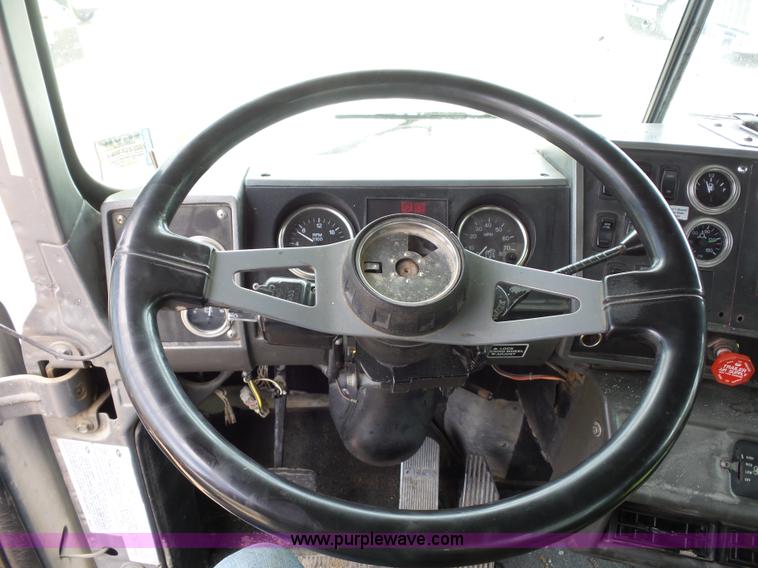 image for item BS9626 2003 Mack RD688S dump truck